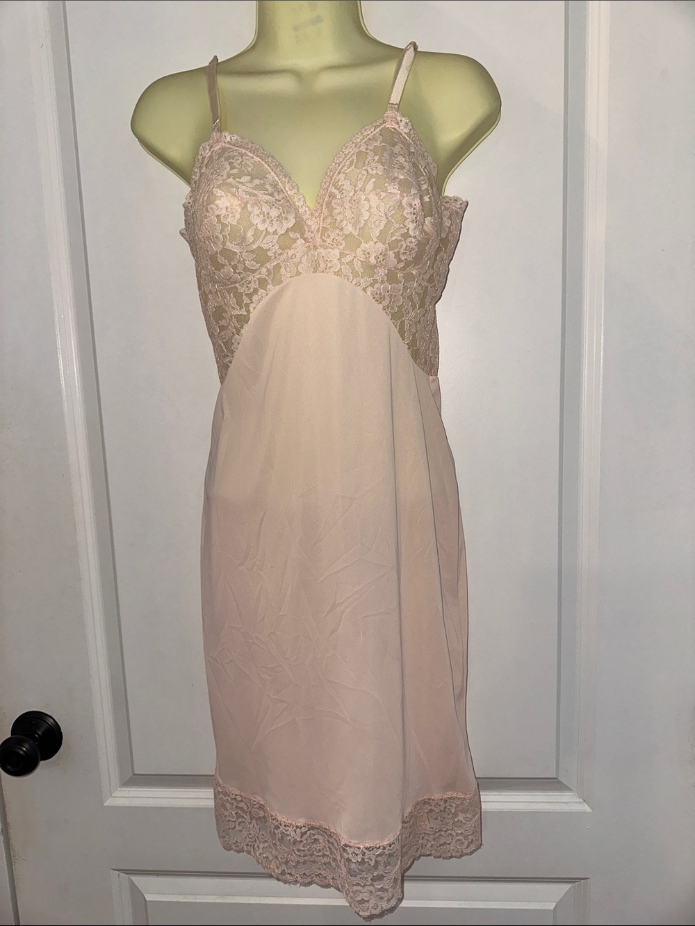 Vintage 60s Formfit Rogers light pink full slip with lace bodice & hem‎ - Picture 1 of 9